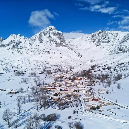 Valle De Arbas Vandrarhem *