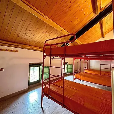 Valle De Arbas Hostal